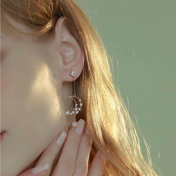 Moon and Star Pearl Earrings - Picture 1 of 5